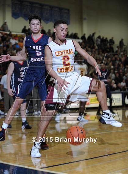 Thumbnail 2 in Lake Oswego vs. Central Catholic (Les Schwab Invitational) photogallery.