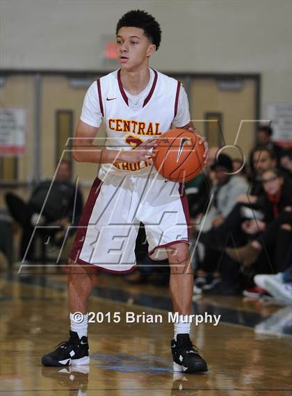 Thumbnail 1 in Lake Oswego vs. Central Catholic (Les Schwab Invitational) photogallery.