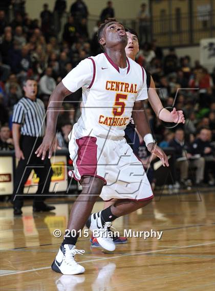 Thumbnail 3 in Lake Oswego vs. Central Catholic (Les Schwab Invitational) photogallery.
