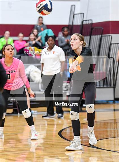 Thumbnail 2 in East Bernard vs Van Vleck photogallery.