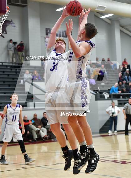 Thumbnail 3 in Booneville vs. Episcopal (AAA 3A Regional Playoff) photogallery.