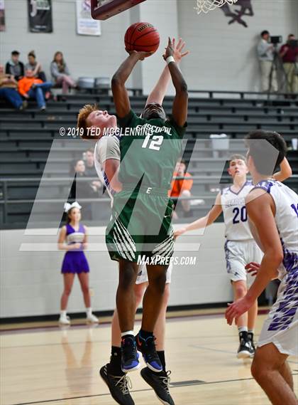 Thumbnail 2 in Booneville vs. Episcopal (AAA 3A Regional Playoff) photogallery.