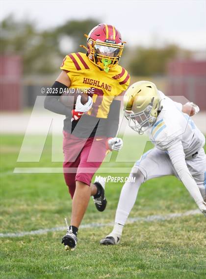 Thumbnail 3 in Highland vs Quartz Hill photogallery.