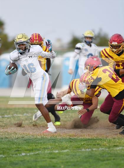 Thumbnail 3 in Highland vs Quartz Hill photogallery.
