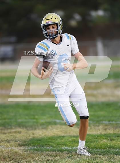 Thumbnail 2 in Highland vs Quartz Hill photogallery.