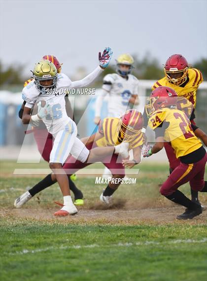 Thumbnail 2 in Highland vs Quartz Hill photogallery.