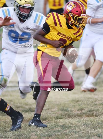 Thumbnail 2 in Highland vs Quartz Hill photogallery.