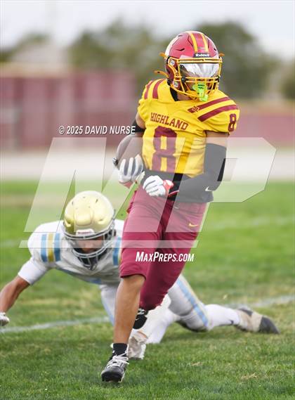 Thumbnail 3 in Highland vs Quartz Hill photogallery.