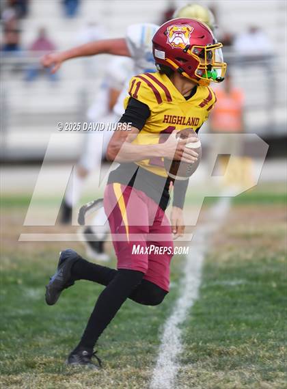 Thumbnail 3 in Highland vs Quartz Hill photogallery.