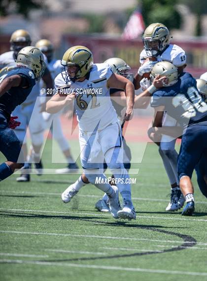 Thumbnail 3 in Notre Dame (SO) vs. Desert Vista (Honor Bowl) photogallery.
