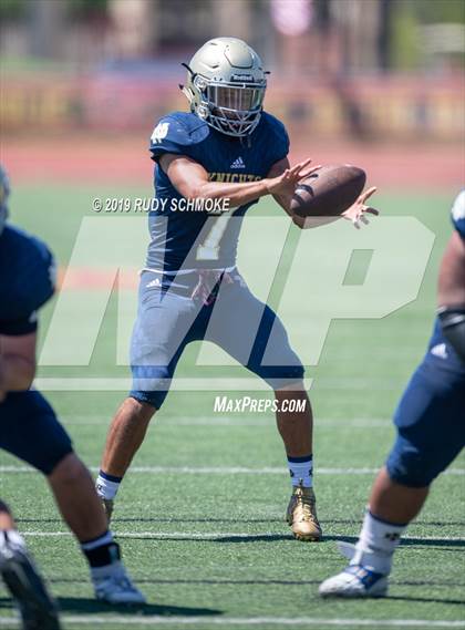Thumbnail 3 in Notre Dame (SO) vs. Desert Vista (Honor Bowl) photogallery.