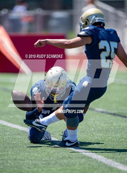 Thumbnail 2 in Notre Dame (SO) vs. Desert Vista (Honor Bowl) photogallery.