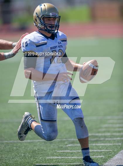 Thumbnail 3 in Notre Dame (SO) vs. Desert Vista (Honor Bowl) photogallery.