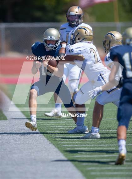 Thumbnail 3 in Notre Dame (SO) vs. Desert Vista (Honor Bowl) photogallery.