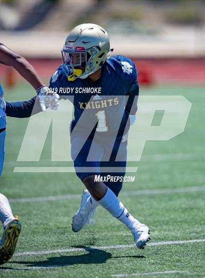 Thumbnail 2 in Notre Dame (SO) vs. Desert Vista (Honor Bowl) photogallery.