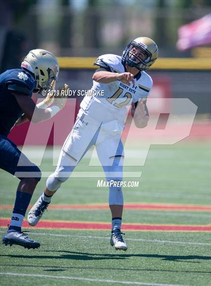 Thumbnail 3 in Notre Dame (SO) vs. Desert Vista (Honor Bowl) photogallery.