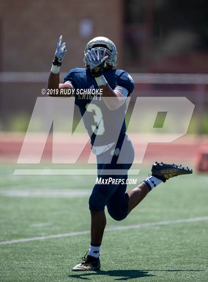 Thumbnail 1 in Notre Dame (SO) vs. Desert Vista (Honor Bowl) photogallery.