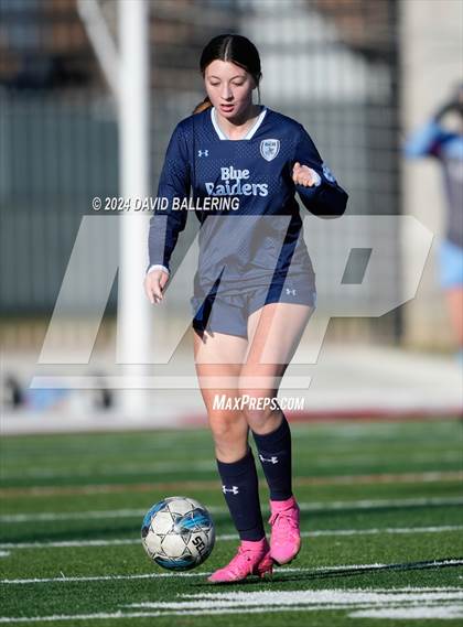 Thumbnail 3 in Bell vs. Eastlake (Blue Raider Invitational) photogallery.