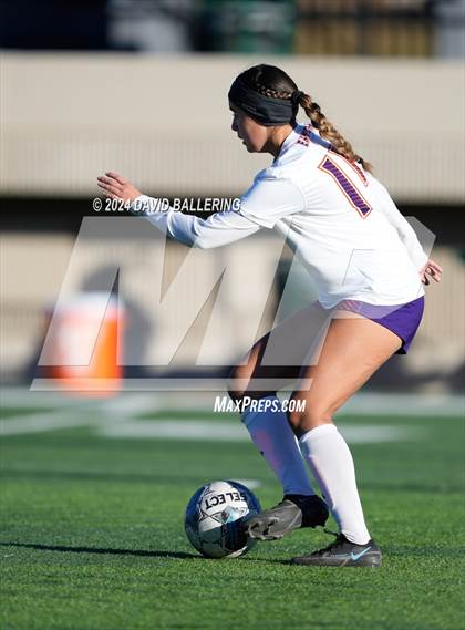 Thumbnail 3 in Bell vs. Eastlake (Blue Raider Invitational) photogallery.