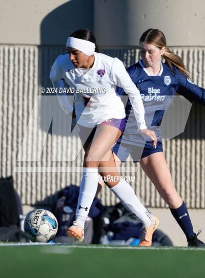 Thumbnail 3 in Bell vs. Eastlake (Blue Raider Invitational) photogallery.