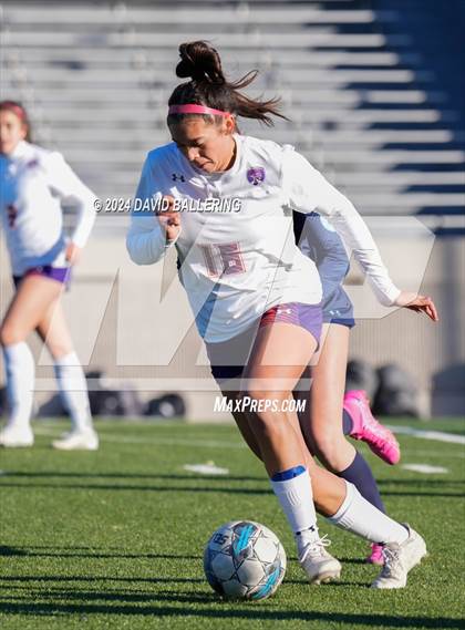 Thumbnail 1 in Bell vs. Eastlake (Blue Raider Invitational) photogallery.