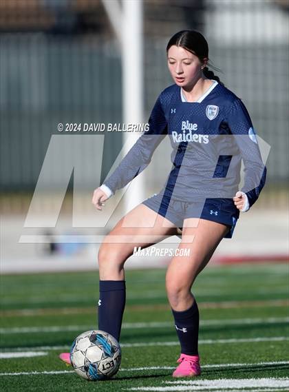 Thumbnail 2 in Bell vs. Eastlake (Blue Raider Invitational) photogallery.