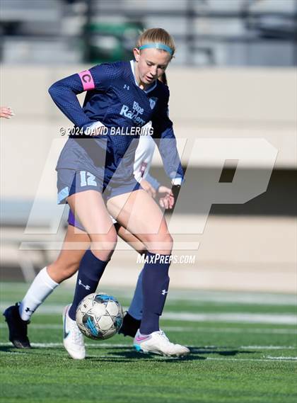 Thumbnail 2 in Bell vs. Eastlake (Blue Raider Invitational) photogallery.