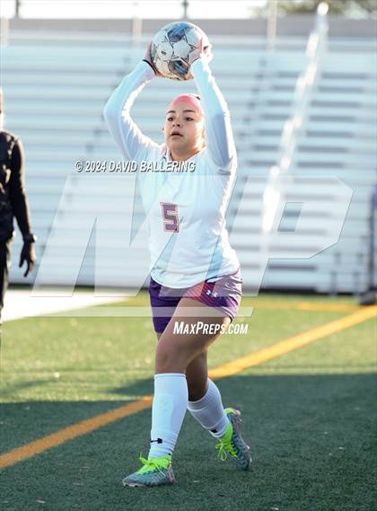 Thumbnail 1 in Bell vs. Eastlake (Blue Raider Invitational) photogallery.