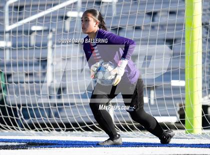Thumbnail 2 in Bell vs. Eastlake (Blue Raider Invitational) photogallery.