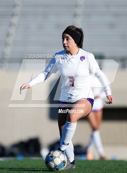 Thumbnail 2 in Bell vs. Eastlake (Blue Raider Invitational) photogallery.