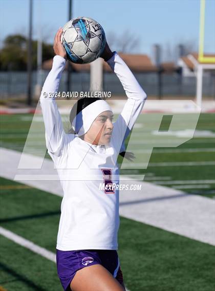 Thumbnail 3 in Bell vs. Eastlake (Blue Raider Invitational) photogallery.