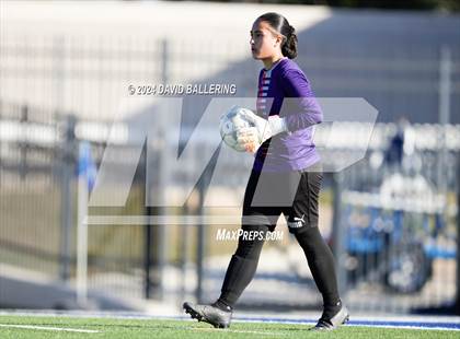 Thumbnail 3 in Bell vs. Eastlake (Blue Raider Invitational) photogallery.