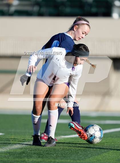 Thumbnail 3 in Bell vs. Eastlake (Blue Raider Invitational) photogallery.