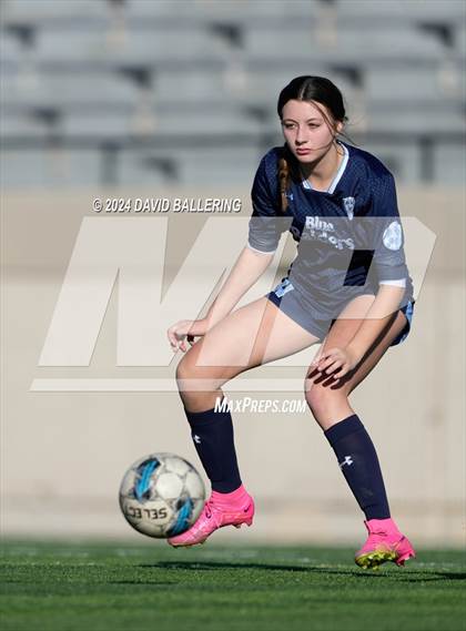Thumbnail 2 in Bell vs. Eastlake (Blue Raider Invitational) photogallery.