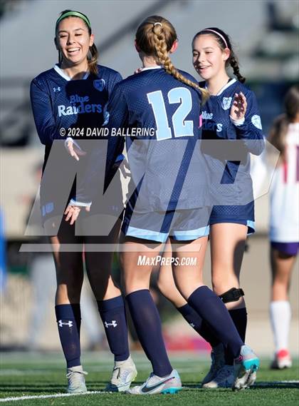 Thumbnail 3 in Bell vs. Eastlake (Blue Raider Invitational) photogallery.