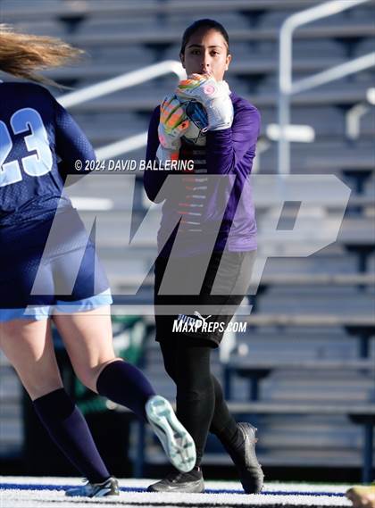 Thumbnail 2 in Bell vs. Eastlake (Blue Raider Invitational) photogallery.