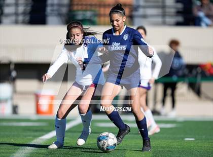 Thumbnail 2 in Bell vs. Eastlake (Blue Raider Invitational) photogallery.