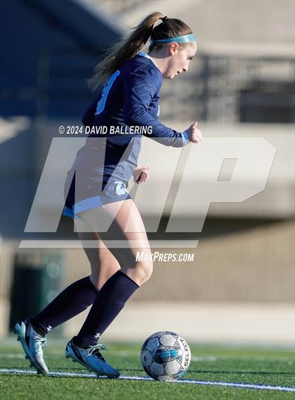 Thumbnail 2 in Bell vs. Eastlake (Blue Raider Invitational) photogallery.