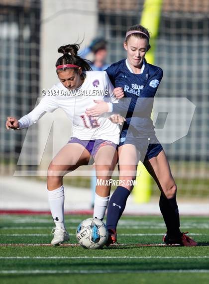 Thumbnail 1 in Bell vs. Eastlake (Blue Raider Invitational) photogallery.
