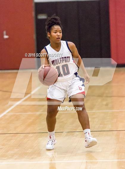 Thumbnail 2 in Elsinore vs. Great Oak photogallery.