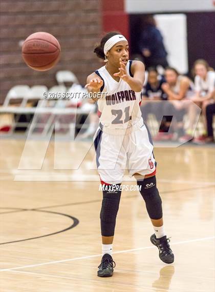 Thumbnail 1 in Elsinore vs. Great Oak photogallery.
