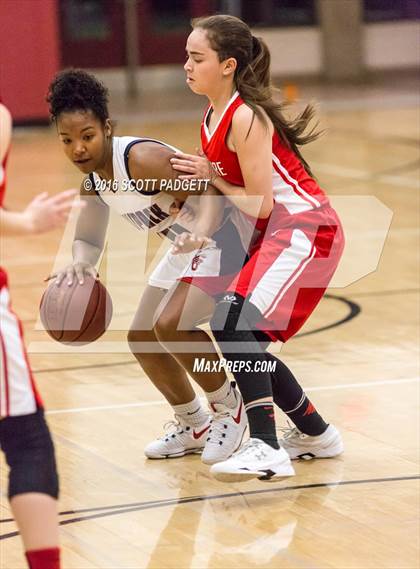 Thumbnail 2 in Elsinore vs. Great Oak photogallery.