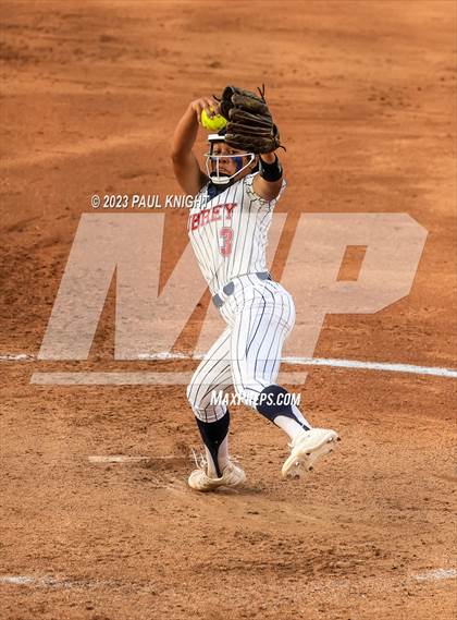 Thumbnail 3 in Aubrey vs. Calallen (UIL 4A Softball Semifinal) photogallery.