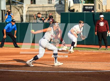 Thumbnail 3 in Aubrey vs. Calallen (UIL 4A Softball Semifinal) photogallery.