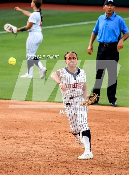 Thumbnail 2 in Aubrey vs. Calallen (UIL 4A Softball Semifinal) photogallery.