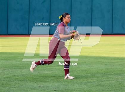 Thumbnail 3 in Aubrey vs. Calallen (UIL 4A Softball Semifinal) photogallery.