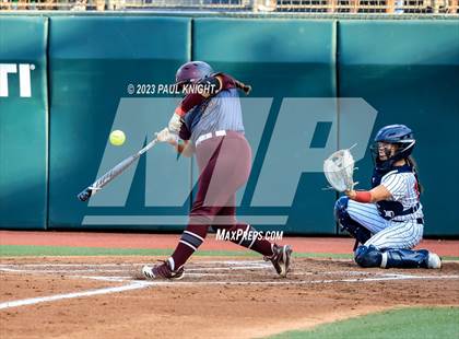 Thumbnail 3 in Aubrey vs. Calallen (UIL 4A Softball Semifinal) photogallery.