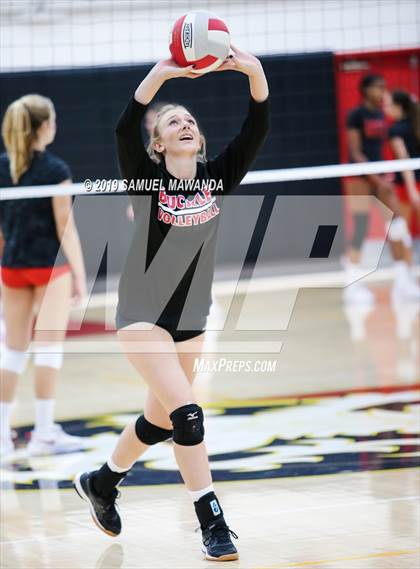 Thumbnail 3 in  Buckley @ Harvard-Westlake photogallery.
