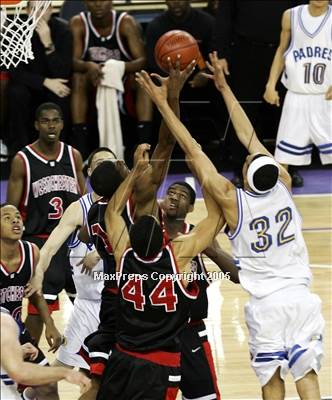 Thumbnail 2 in Westchester vs. Serra (State D1 Final)#2 photogallery.