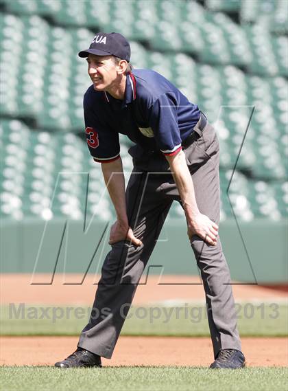 Thumbnail 3 in St. Ignatius vs. Sacred Heart Cathedral (AT&T Park) photogallery.